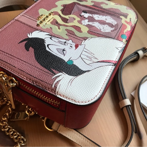 🎃 Disney X Coach Box Crossbody With Cruella Motif - Picture 10 of 12
